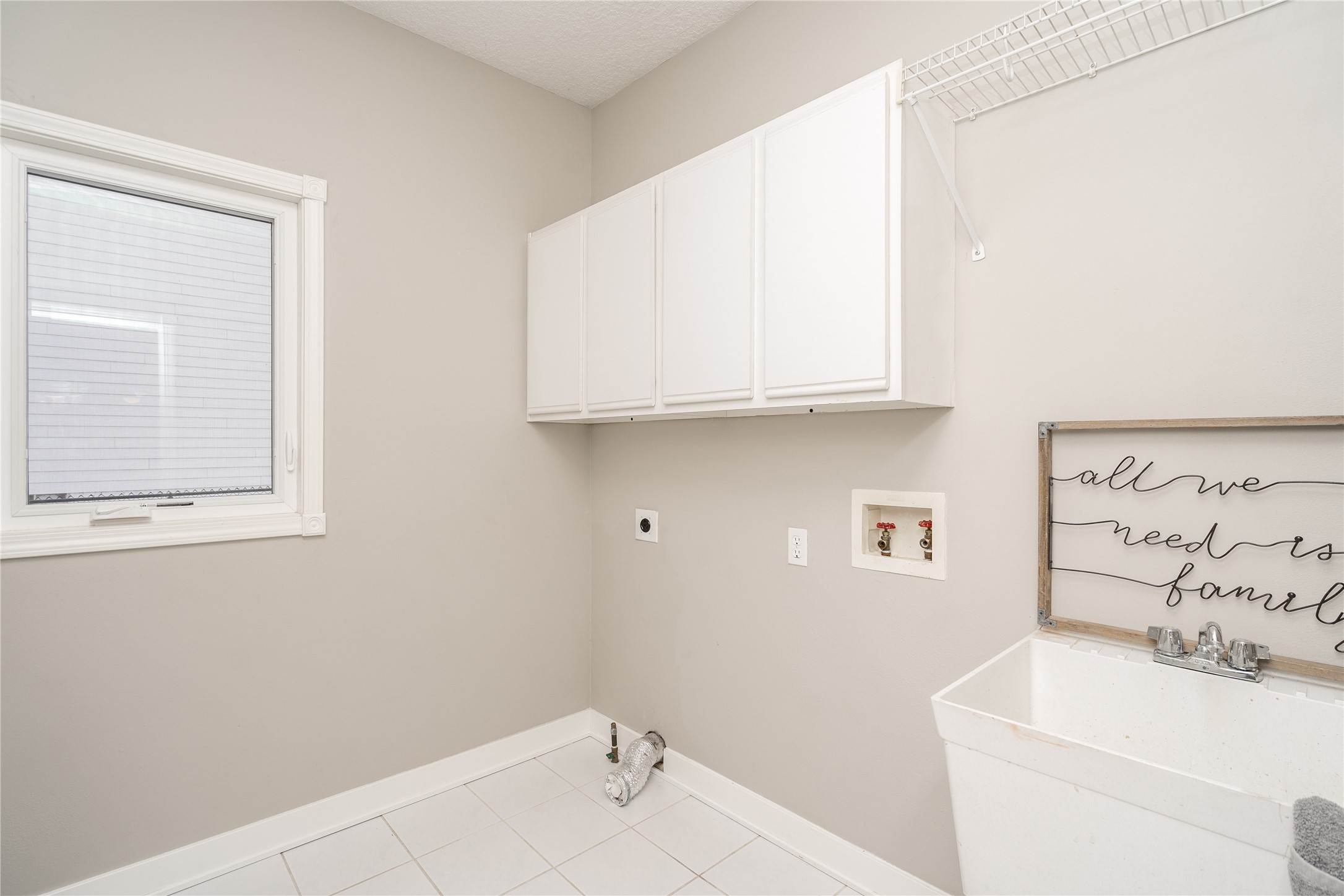 8121 Chambery Boulevard, Johnston, Iowa image 33