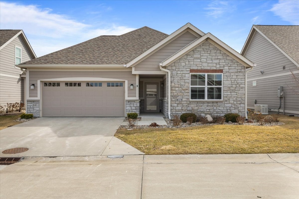 3819 NW Greenwood Lane, Ankeny, Iowa image 1