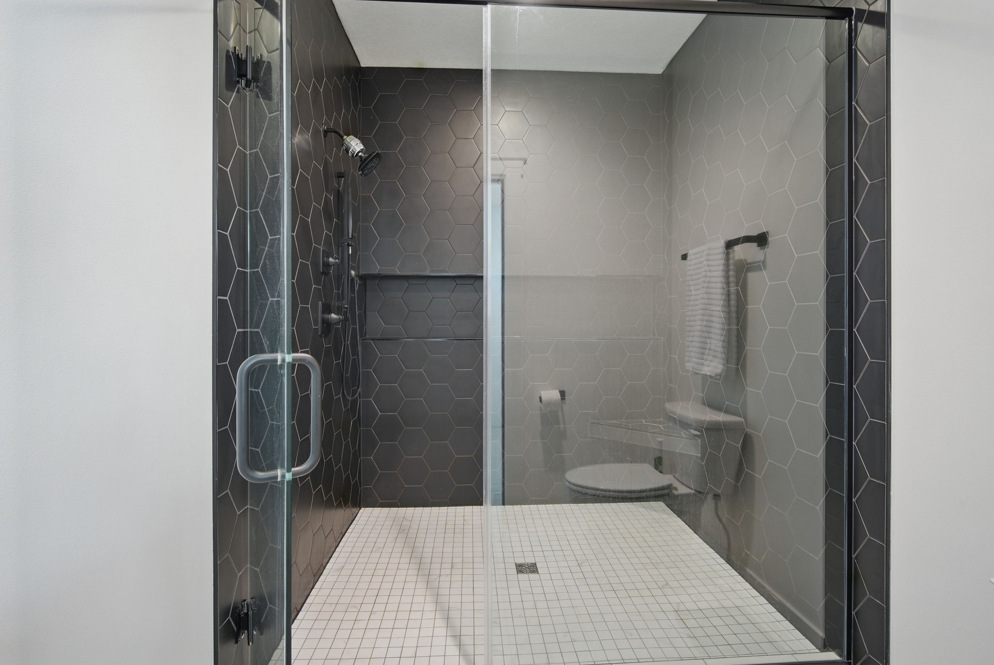 2216 Timberview Drive, Norwalk, Iowa image 20