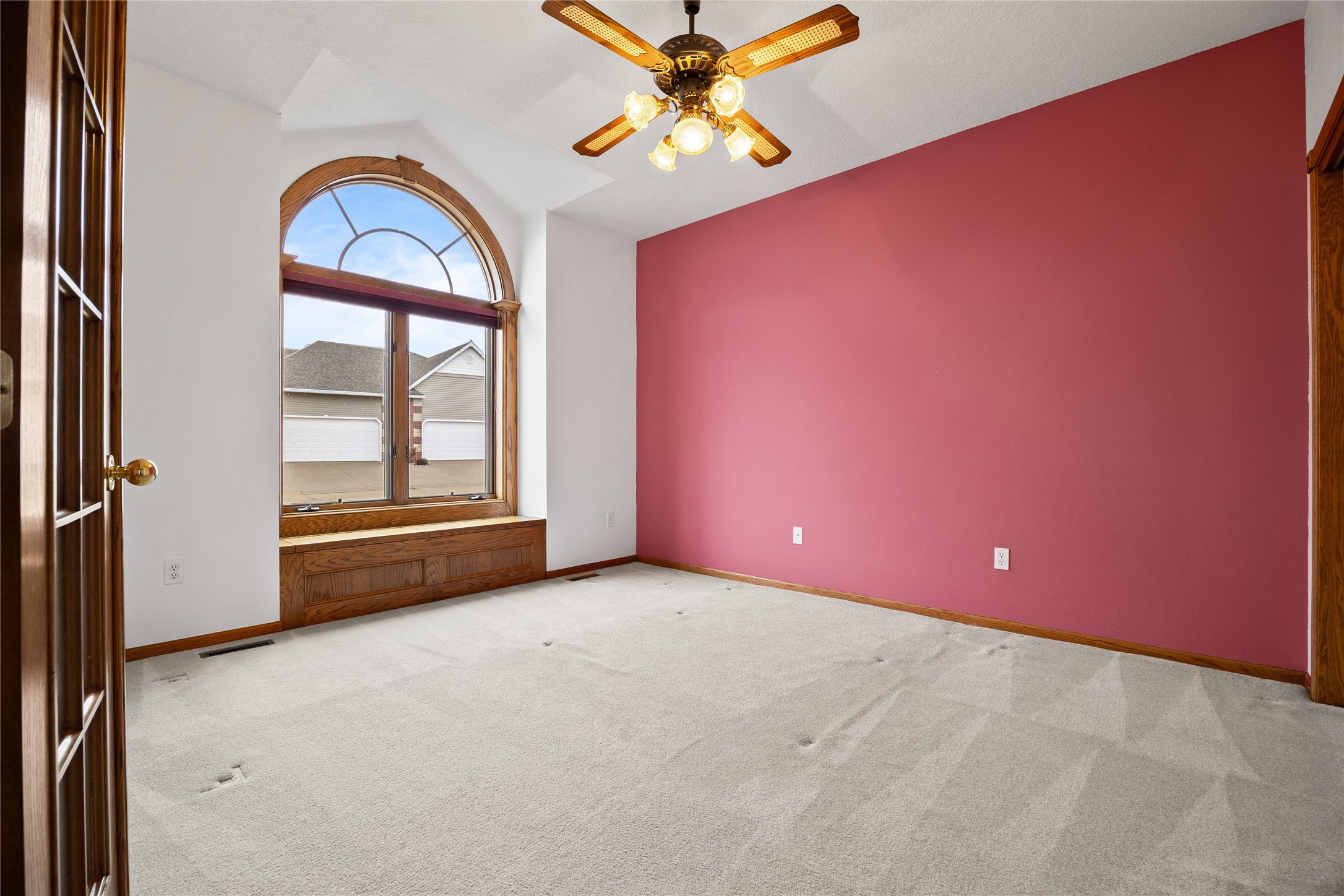 203 NE Eaglewood Drive