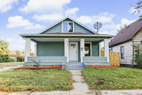 Homes For Sale - 2442 Logan Avenue<br/> Des Moines, IA 50317