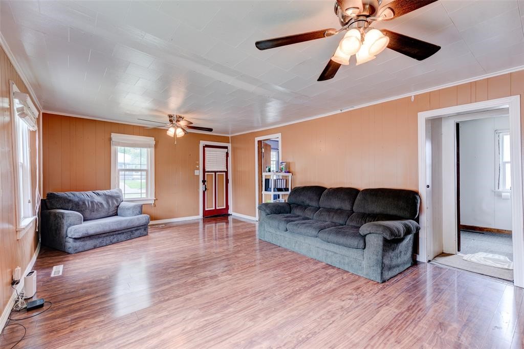 914 W Montgomery Street