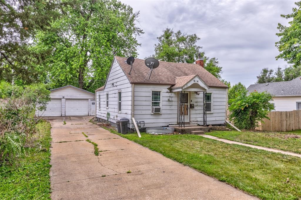 914 W Montgomery Street