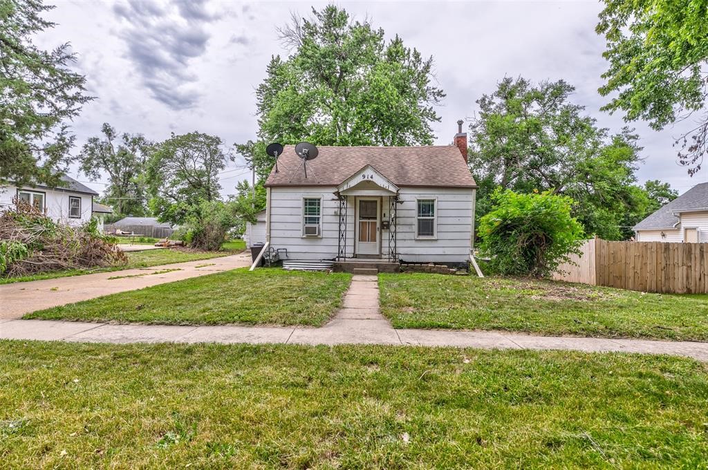 914 W Montgomery Street