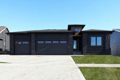 8215 Buckley Court Johnston IA 50131