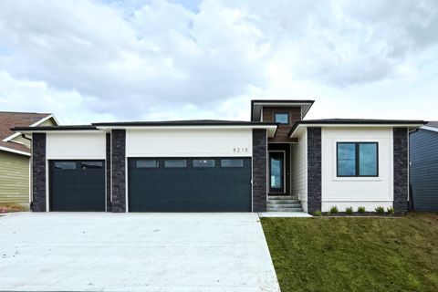 8215 Buckley Court Johnston IA 50131