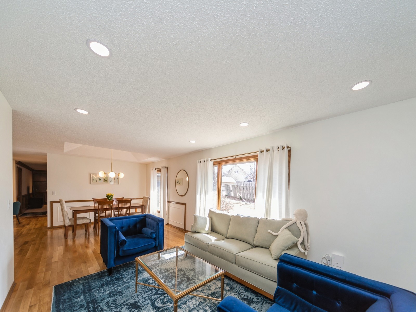 10674 Elmcrest Drive, Clive, Iowa image 10