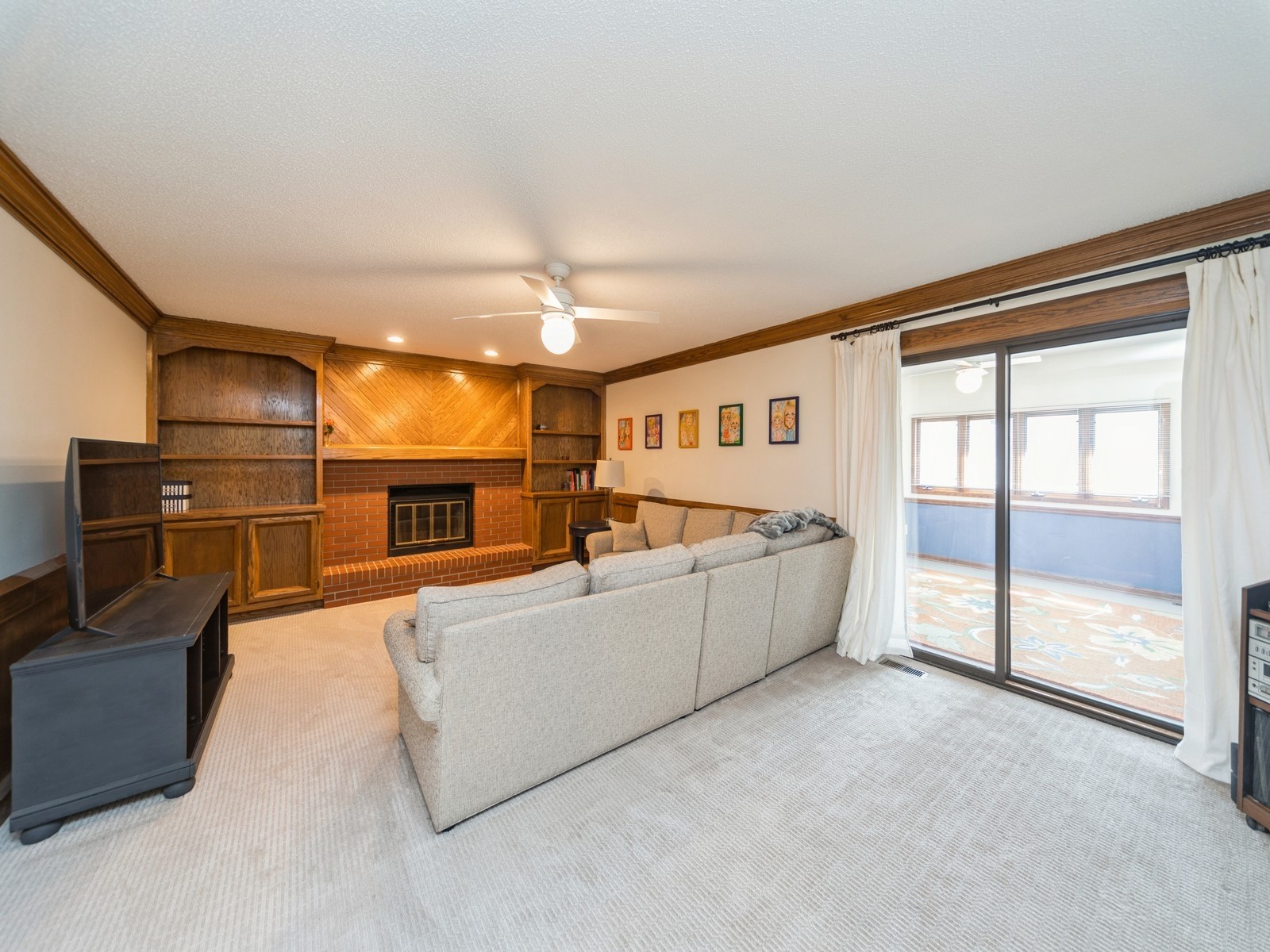 10674 Elmcrest Drive, Clive, Iowa image 17