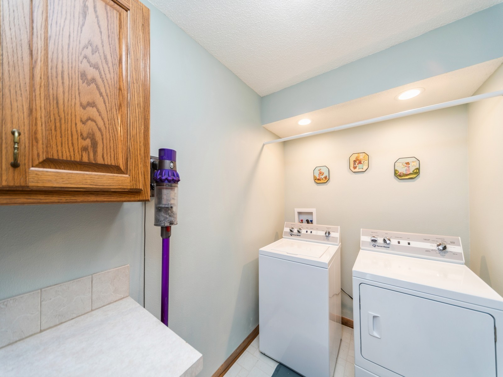 10674 Elmcrest Drive, Clive, Iowa image 16