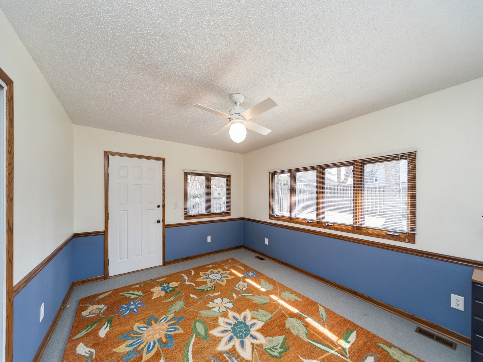 10674 Elmcrest Drive, Clive, Iowa image 20