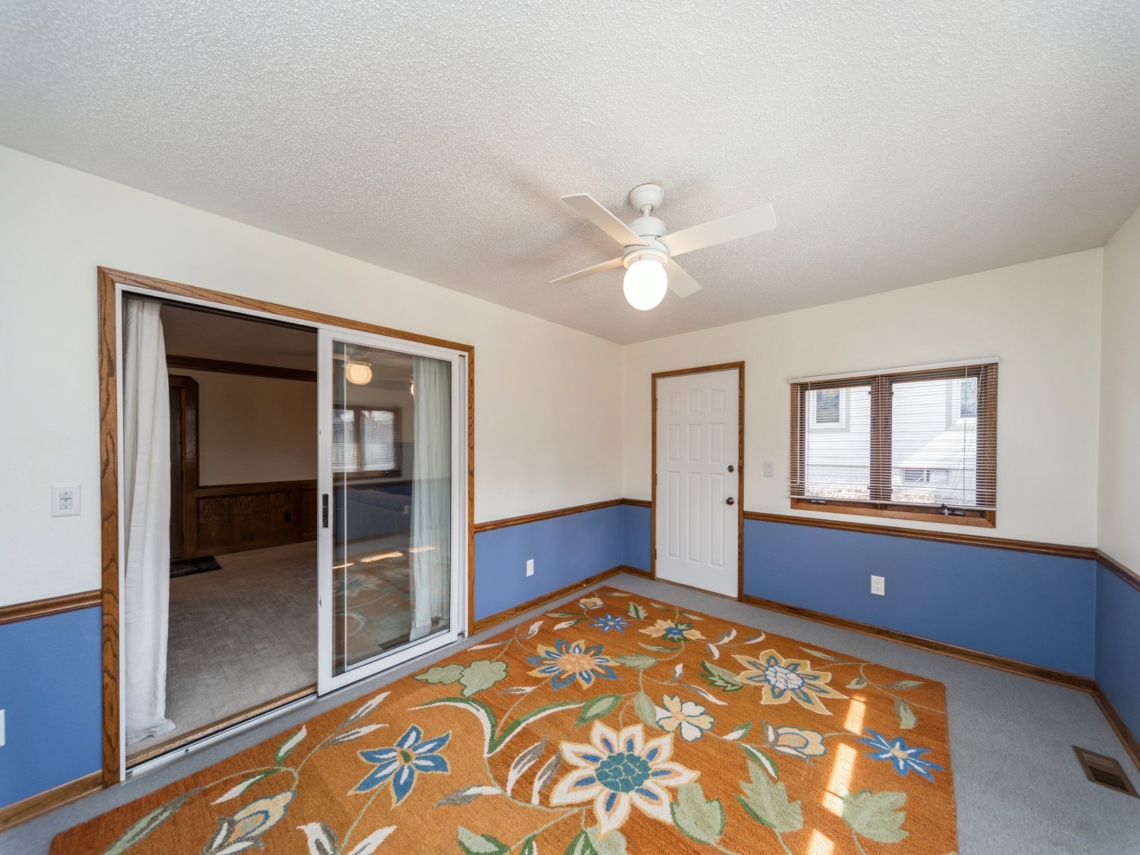 10674 Elmcrest Drive, Clive, Iowa image 21