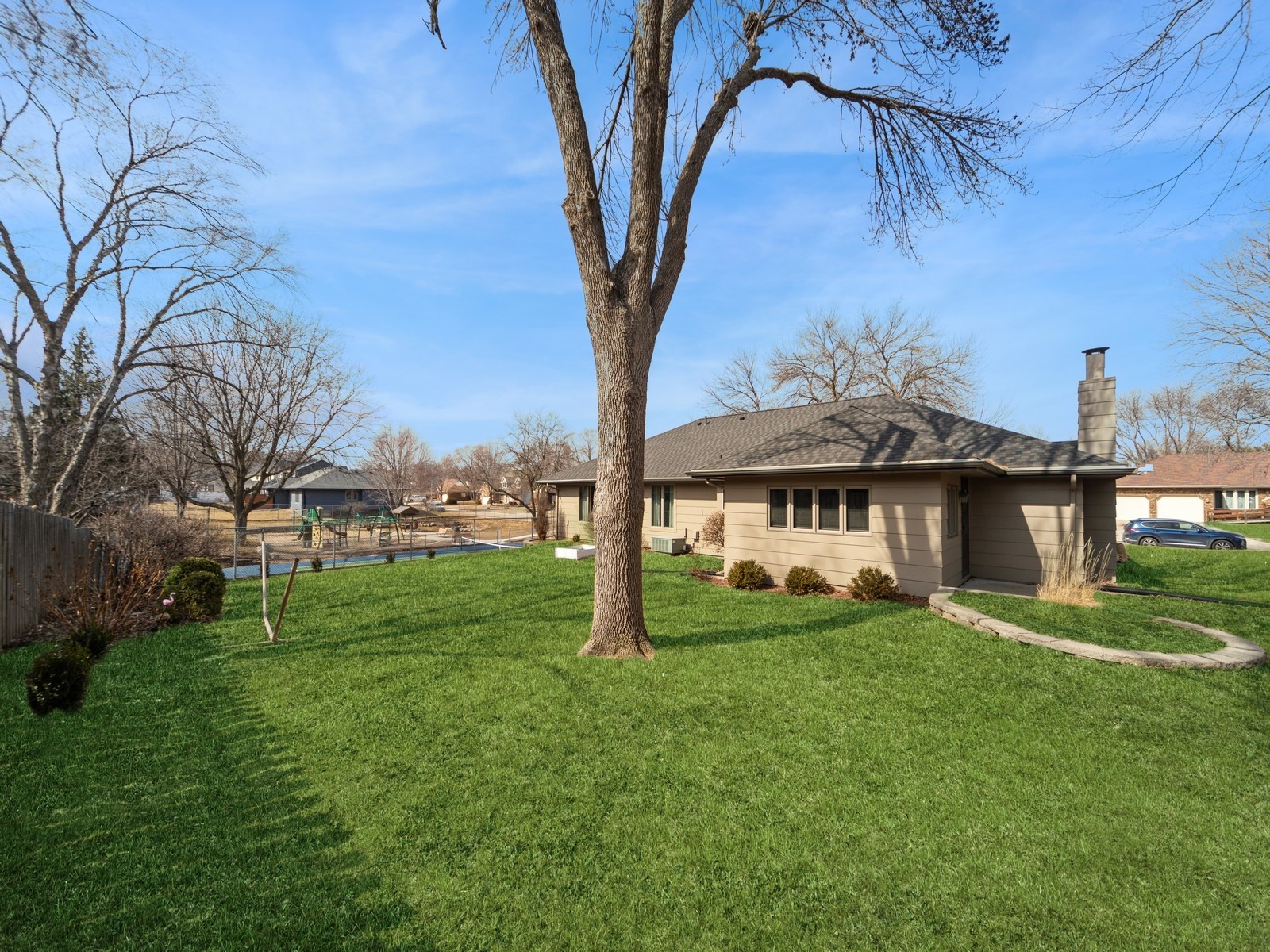 10674 Elmcrest Drive, Clive, Iowa image 31