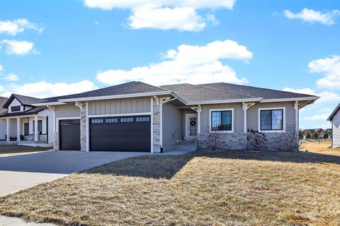2804 Blooming Heights Drive Norwalk IA 50211