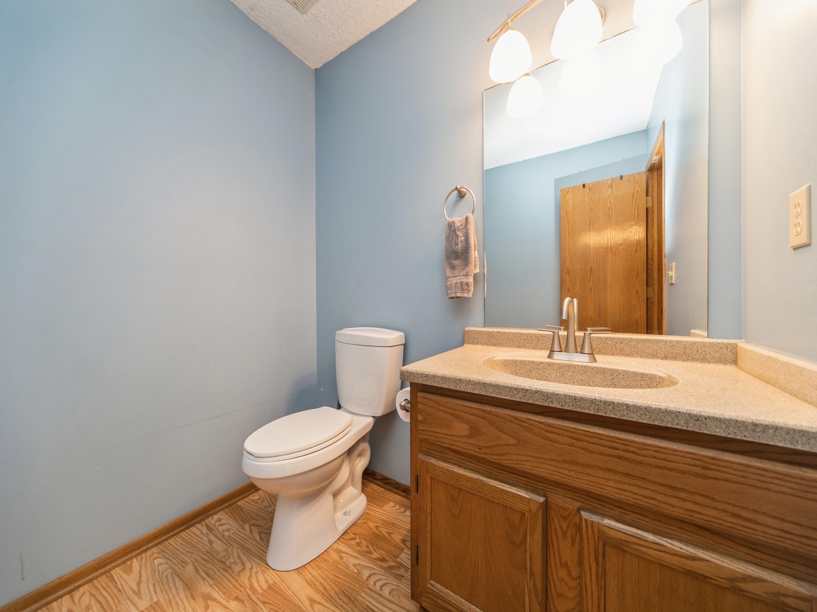 2414 Sandler Drive, Urbandale, Iowa image 14