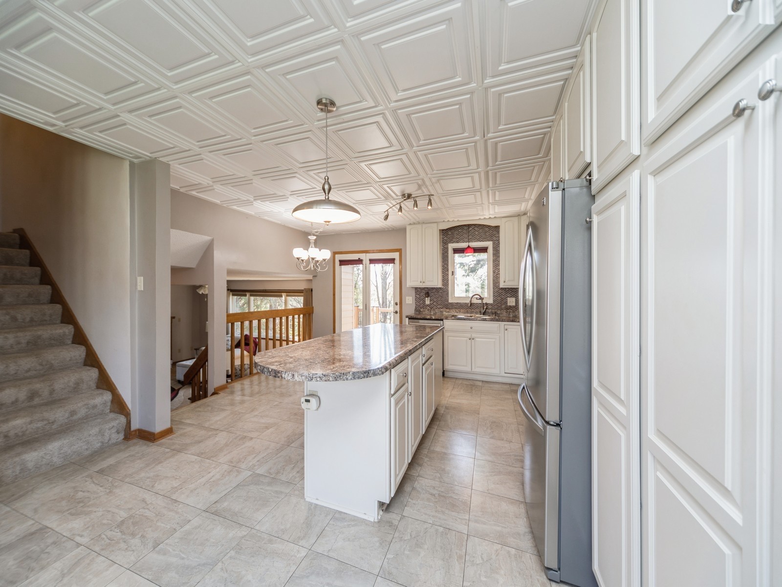 2414 Sandler Drive, Urbandale, Iowa image 15