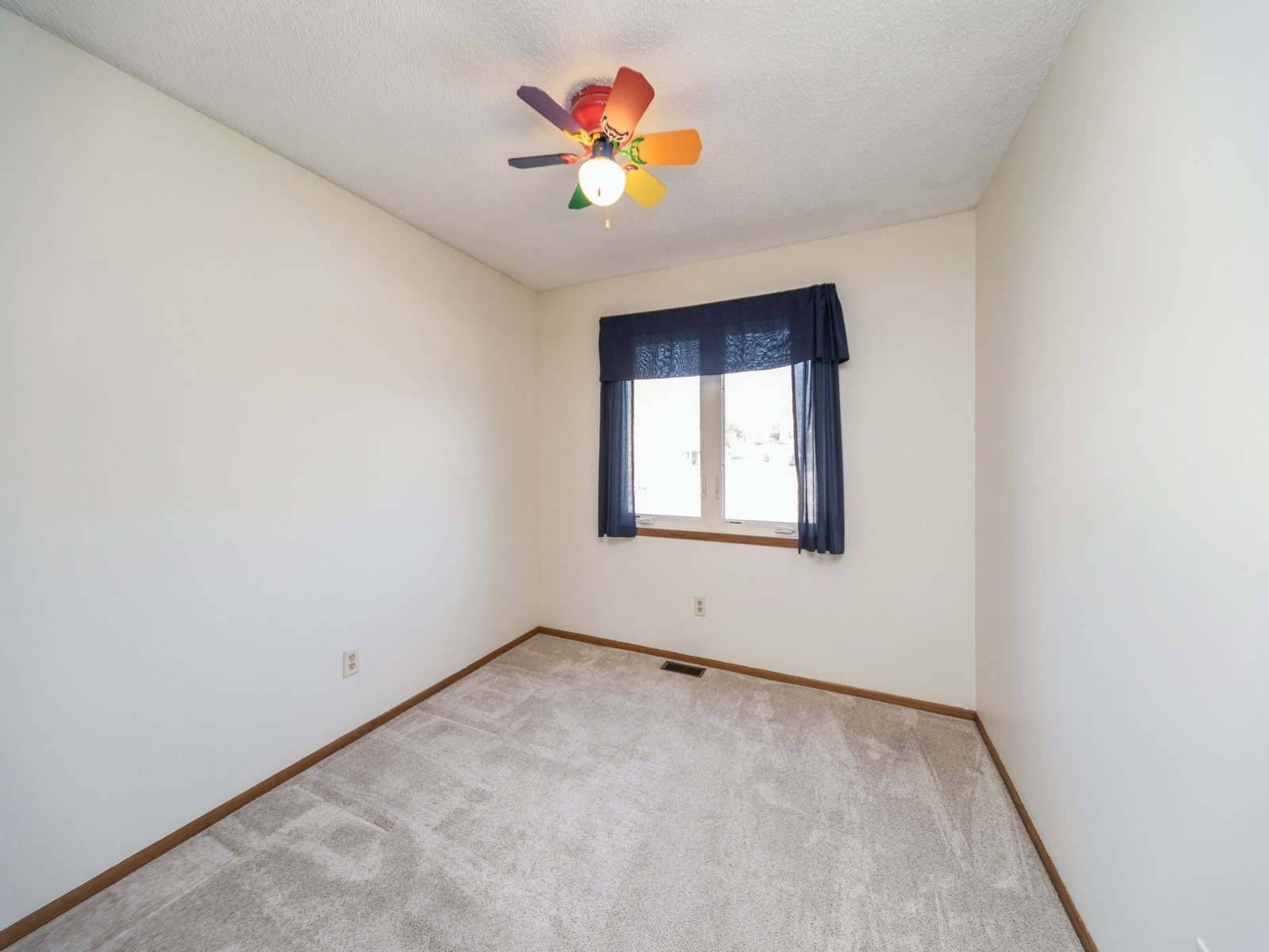 2414 Sandler Drive, Urbandale, Iowa image 20