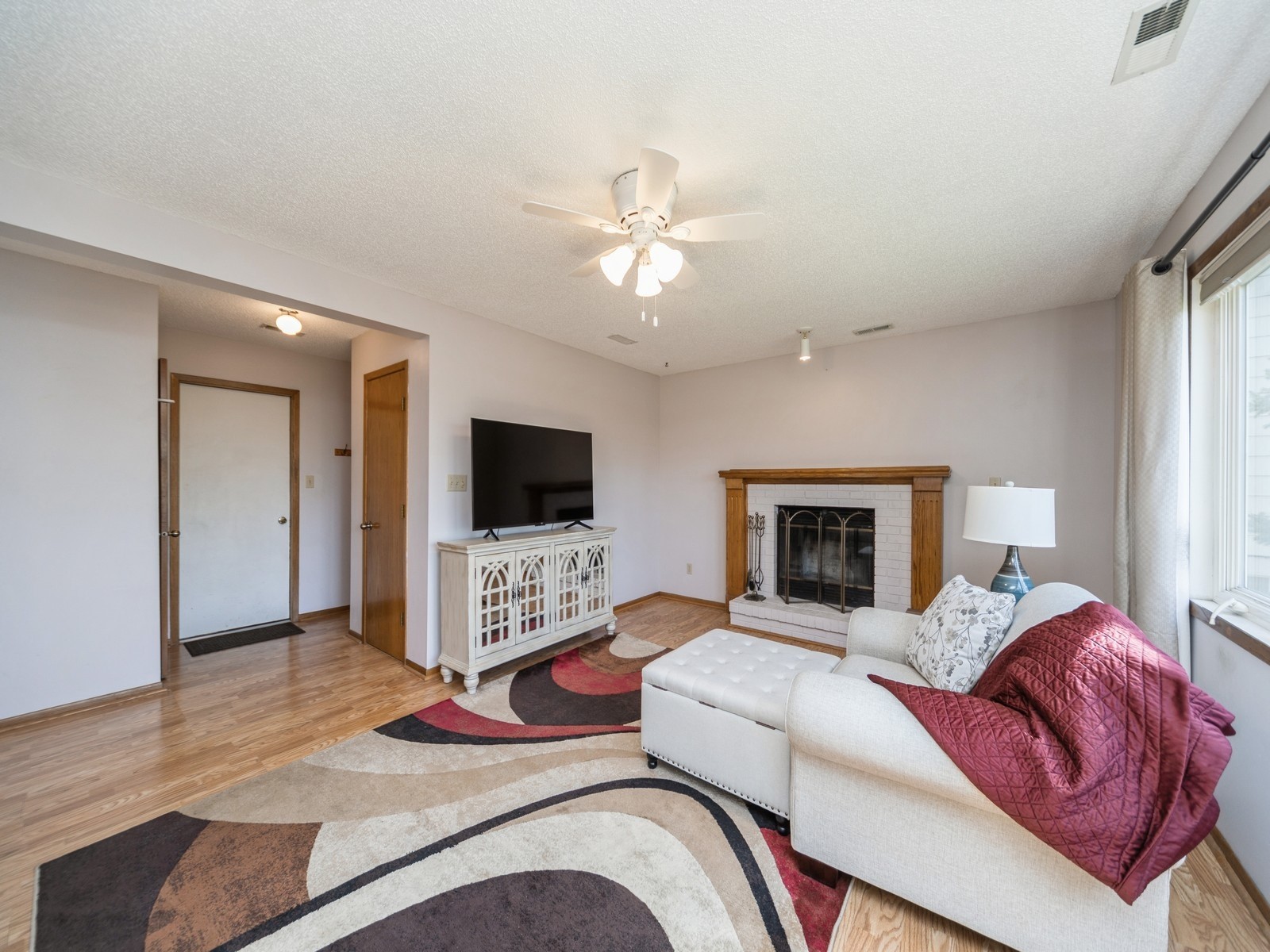 2414 Sandler Drive, Urbandale, Iowa image 12
