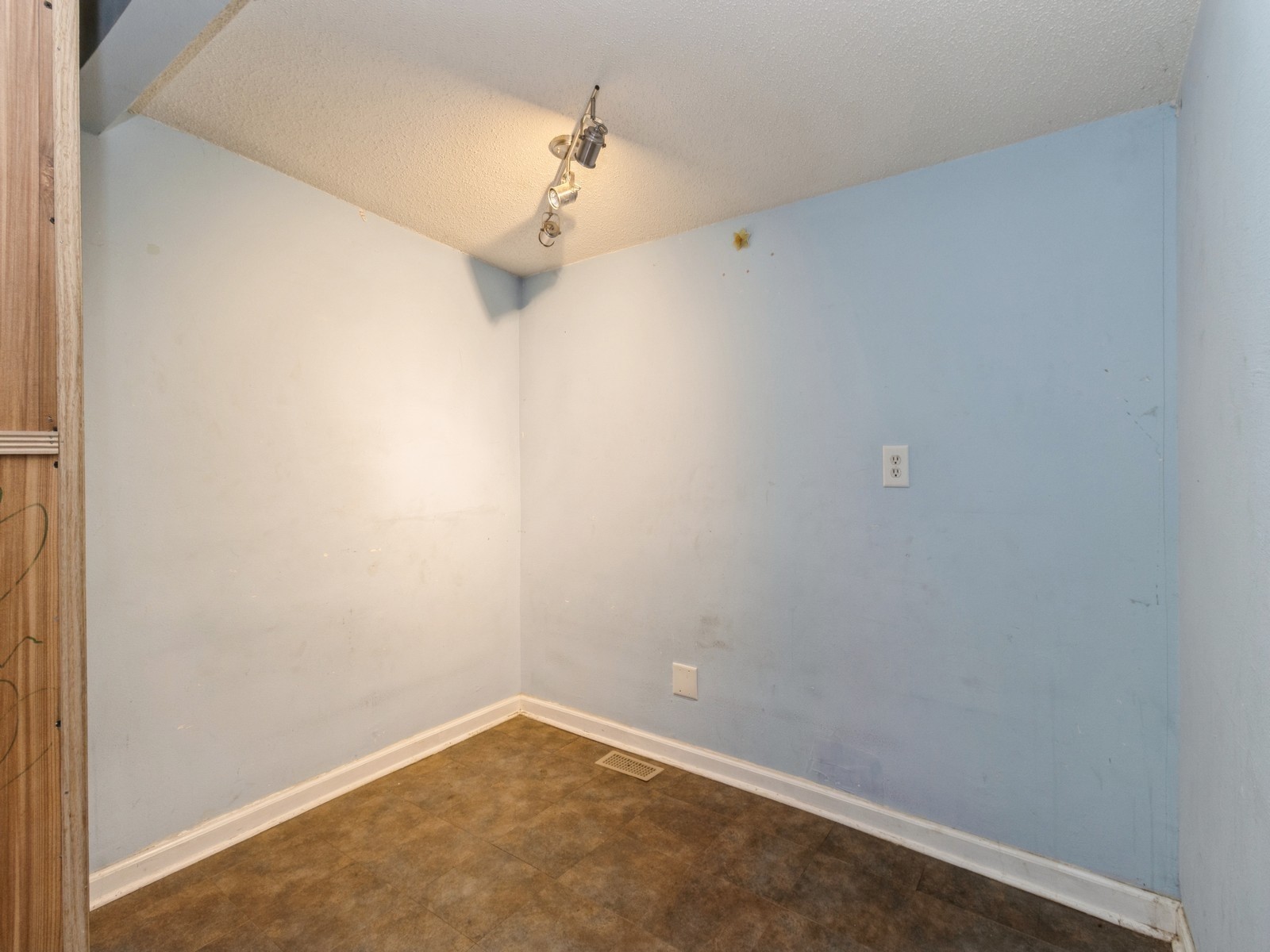1649 Capitol Avenue, Des Moines, Iowa image 12