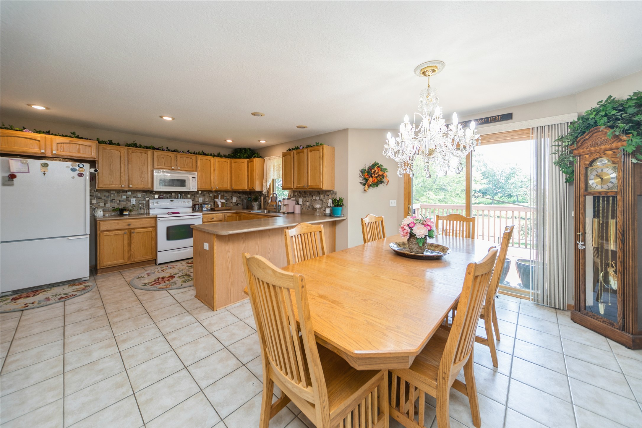 Altoona, Iowa 50009, United States, 3 Bedrooms Bedrooms, ,2 BathroomsBathrooms,Residential,Active,188158