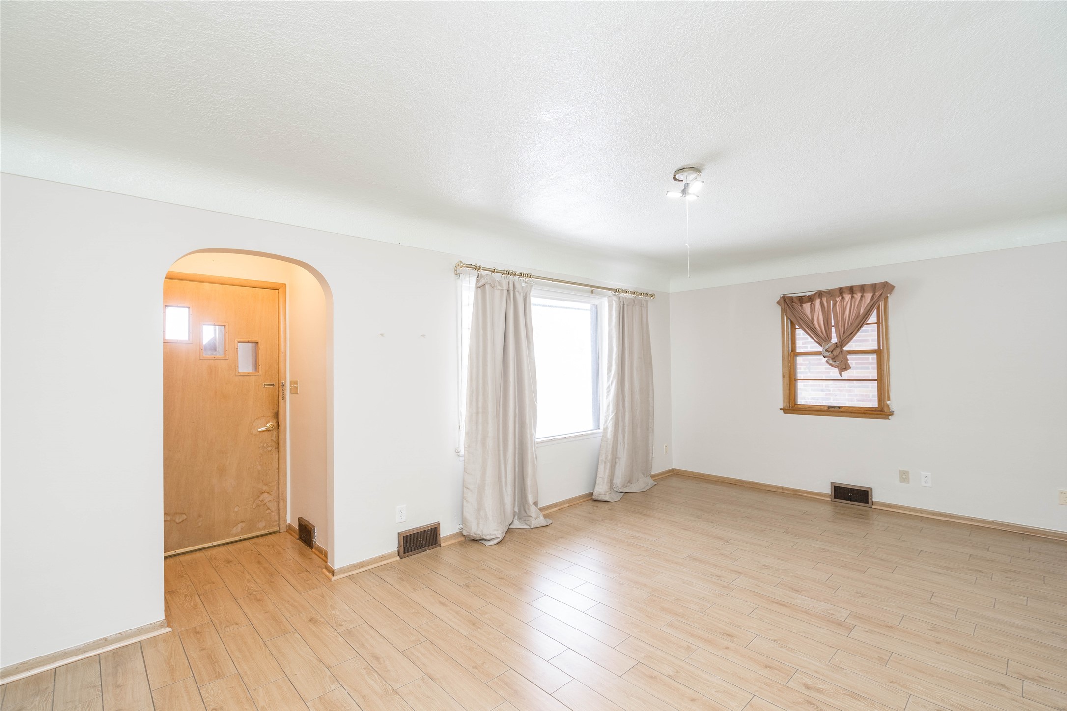 4009 Columbia Street