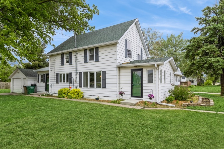 206 5th Avenue, Altoona, Iowa image 1