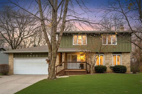 1622 NW 109th Street Clive IA 50325