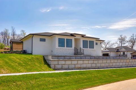 1247 Arbor Woods Drive Pleasant Hill IA 50327