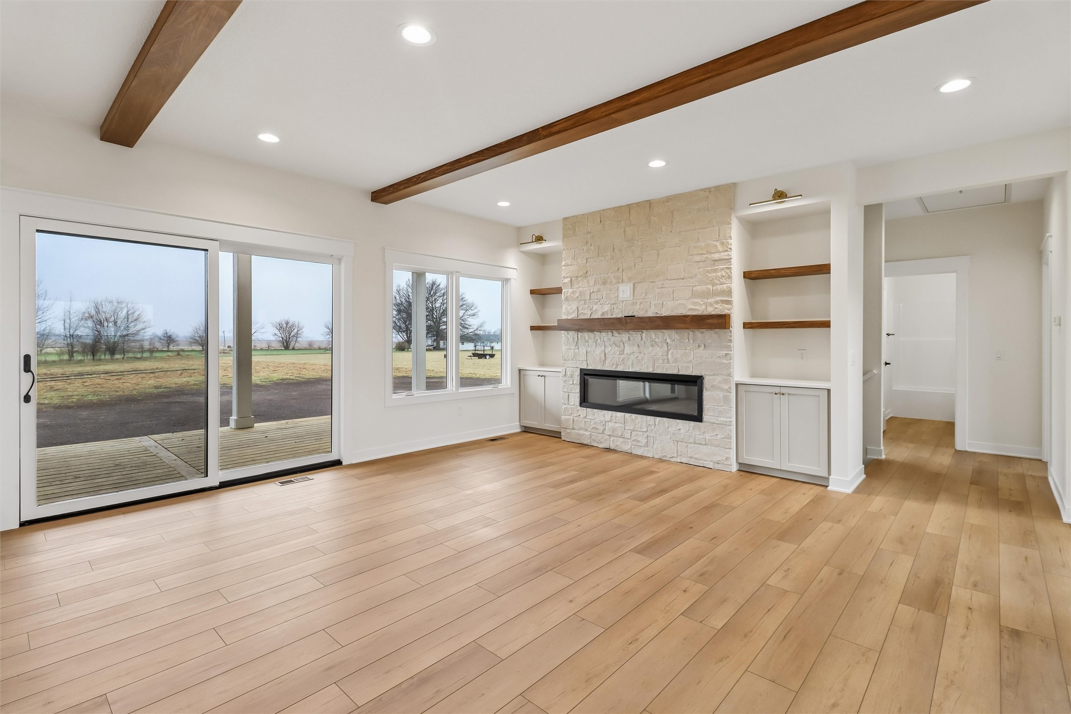 1461 S 52nd Avenue E