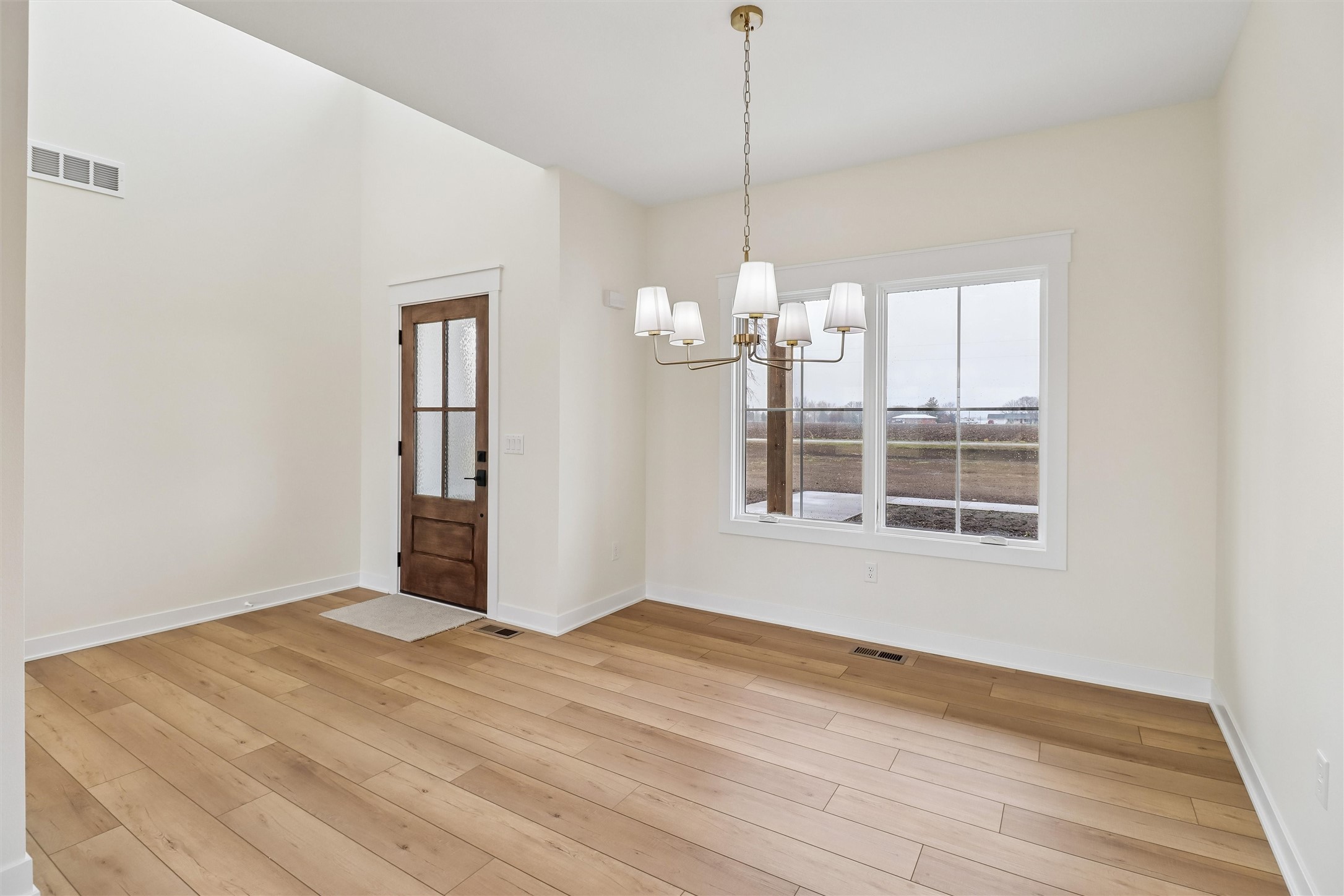 1461 S 52nd Avenue E