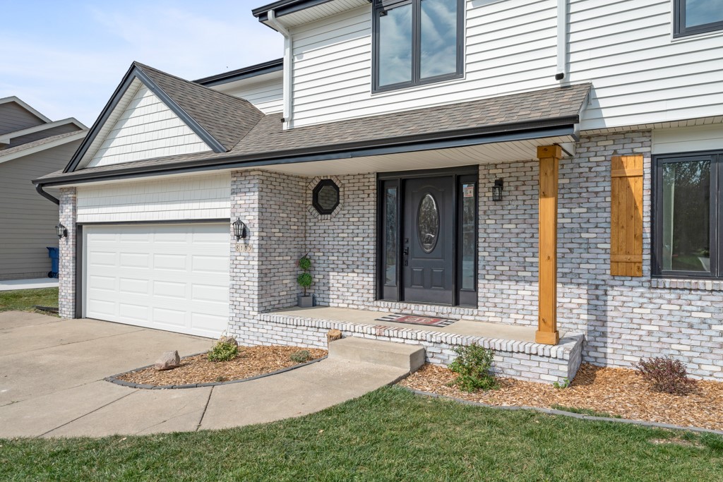 8109 Sharon Drive, Urbandale, Iowa image 6