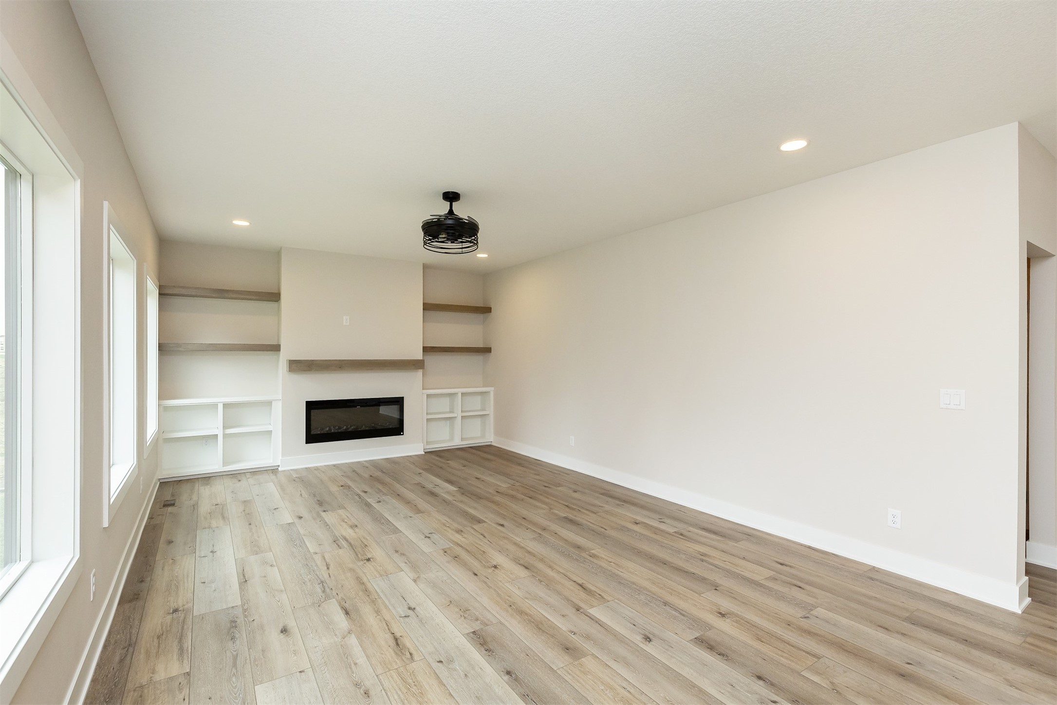 4726 Hillsdale Drive