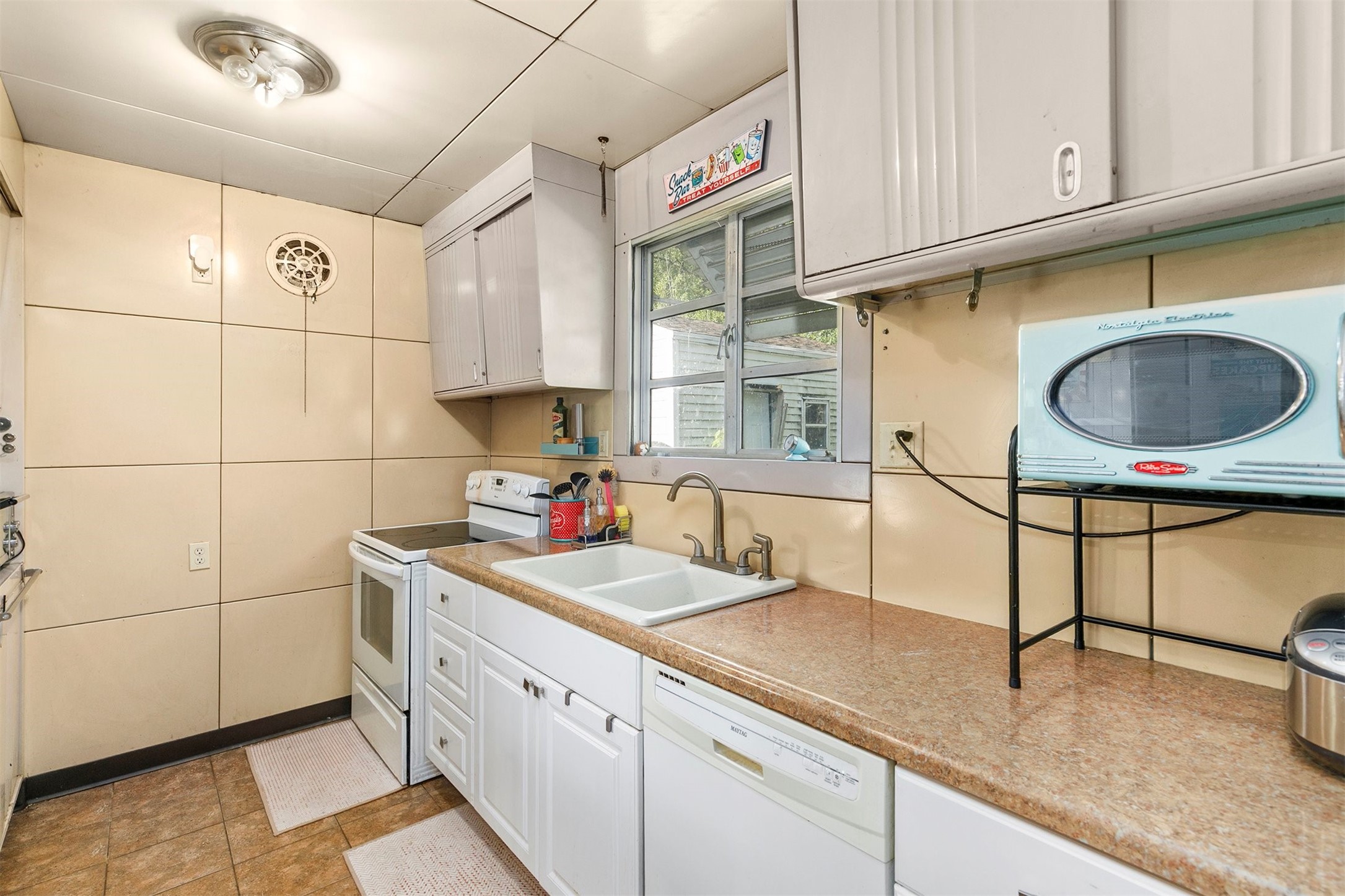 1440 63rd Street, Windsor Heights, Iowa image 14