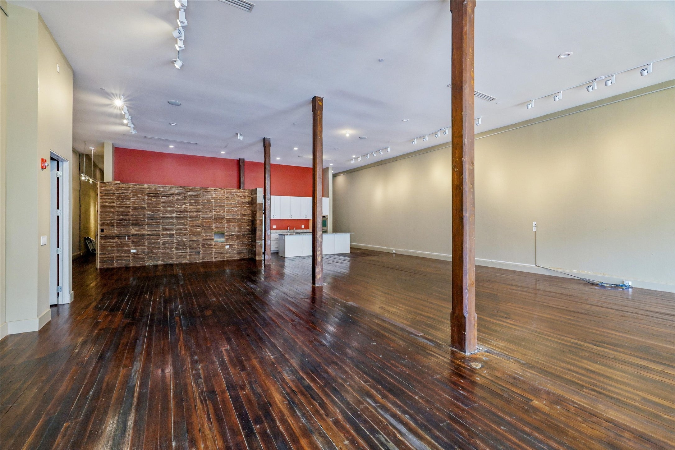 424 E Locust Street B