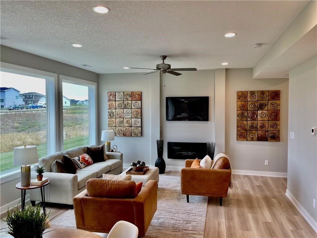 5430 153rd Street, Urbandale, Iowa image 2