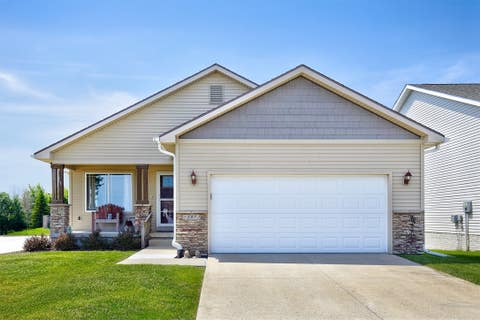 Condo For Sale - 13000 Iltis Drive<br/> Urbandale, IA 50323