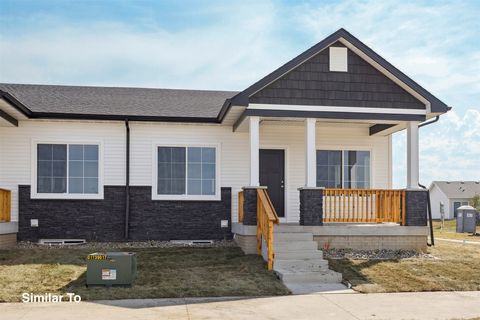 Condo For Sale - 920 Sawgrass Drive<br/> Norwalk, IA 50211