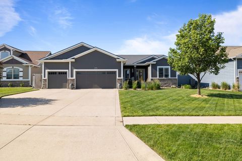 Homes For Sale - 215 Tailfeather Drive<br/> Bondurant, IA 50035