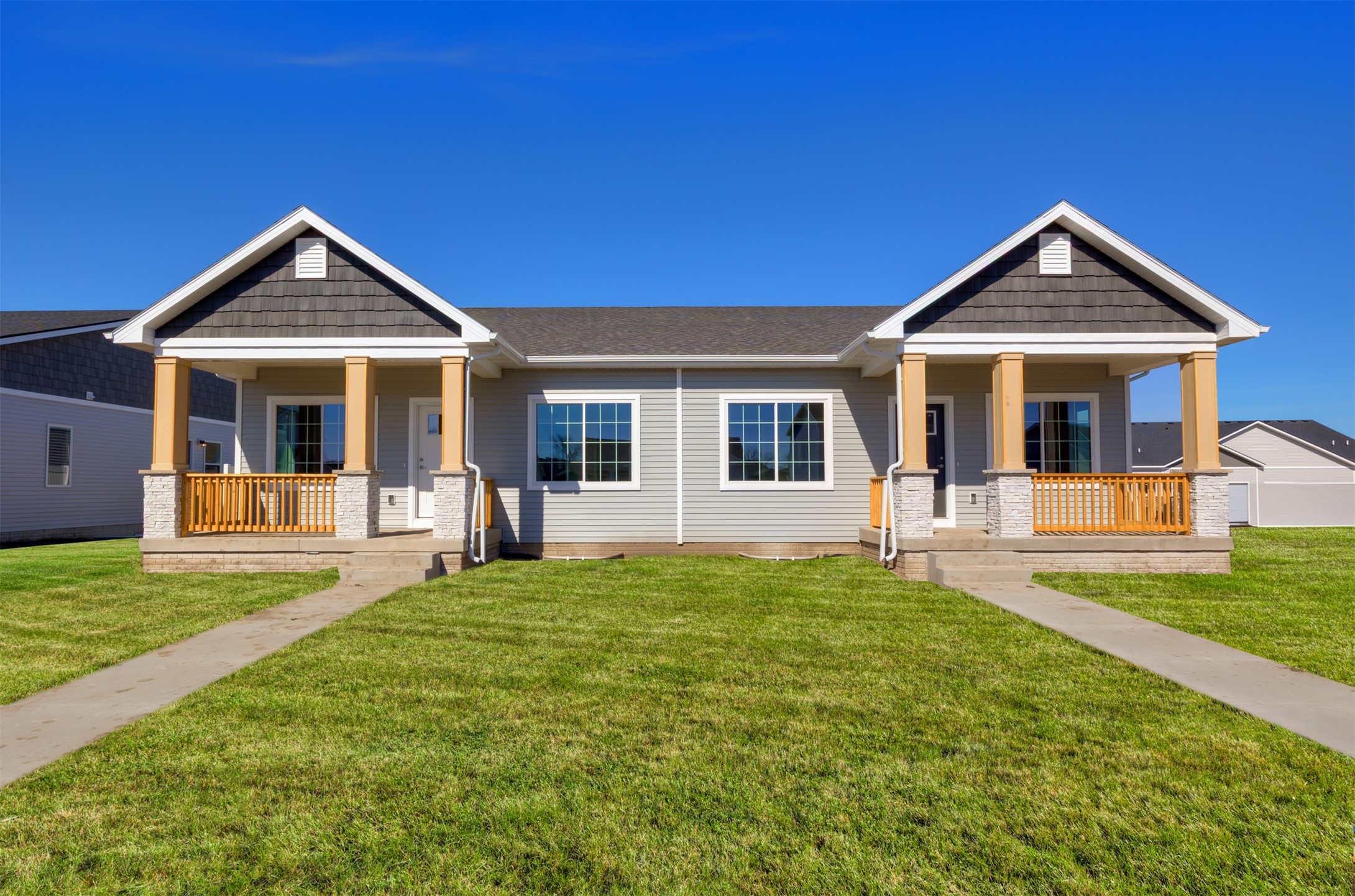 9780 Regatta Lane, Johnston, Iowa image 2