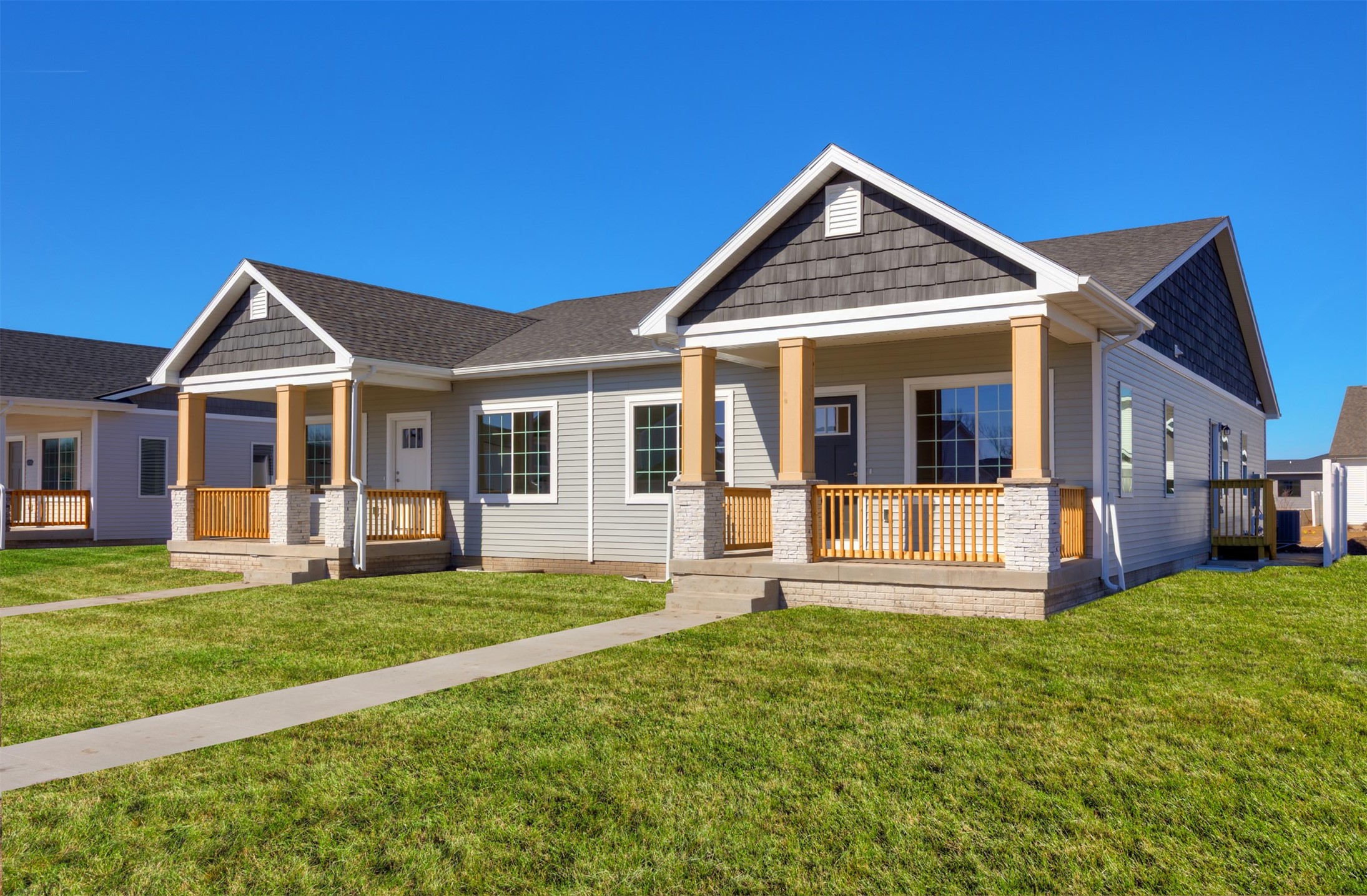 9780 Regatta Lane, Johnston, Iowa image 1