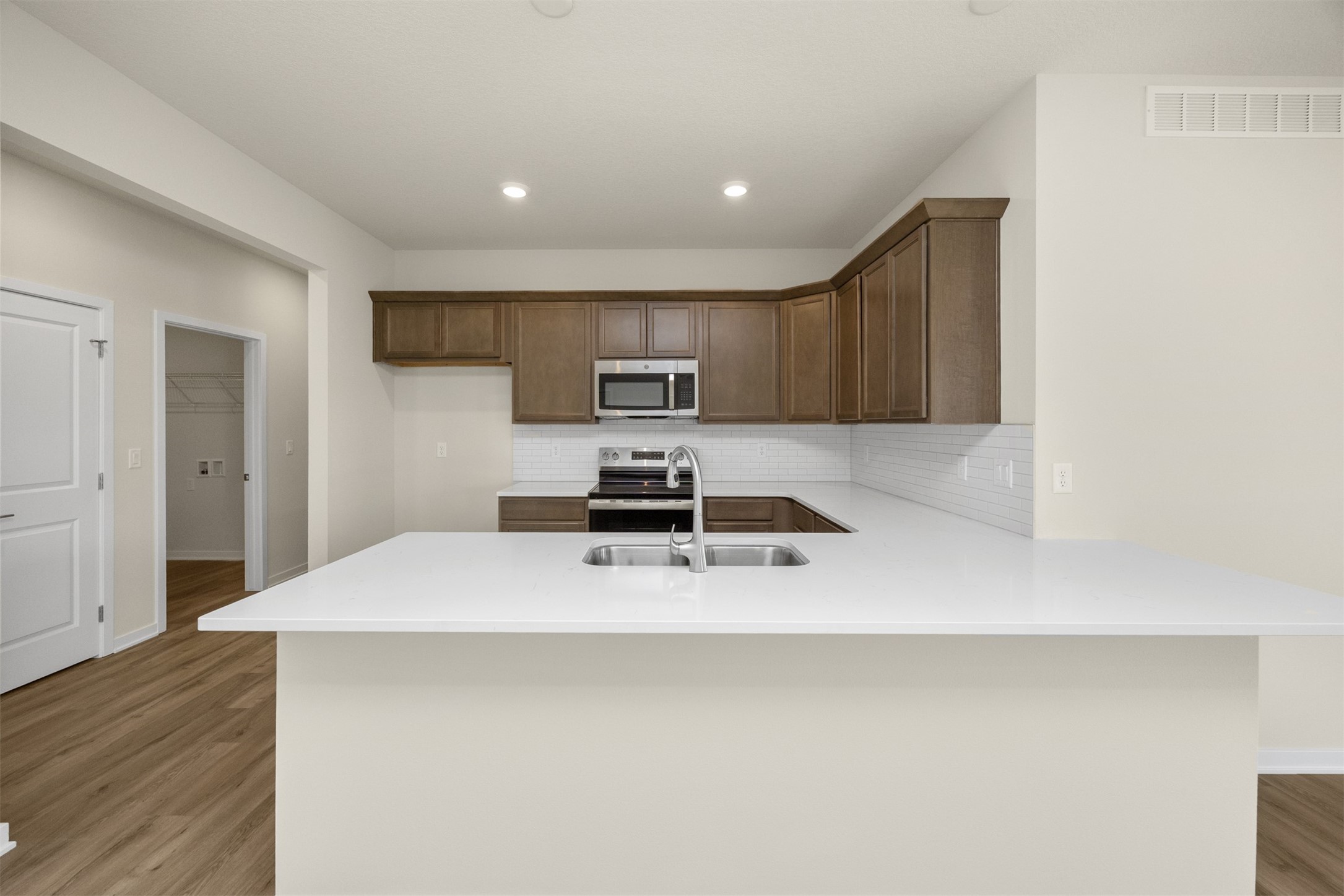 9780 Regatta Lane, Johnston, Iowa image 13