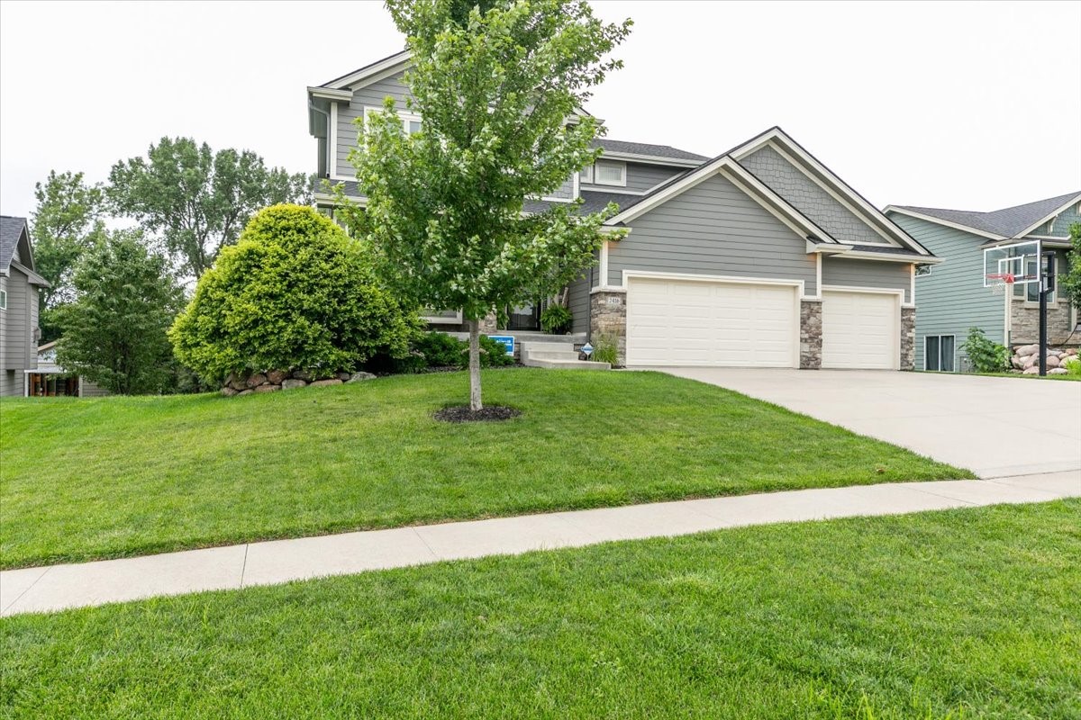 2416 NW Springbrooke Drive