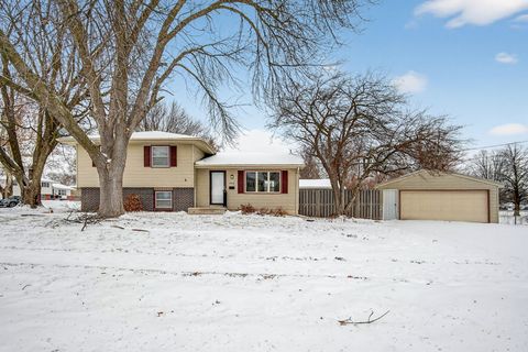 402 SE Peterson Drive Ankeny IA 50021