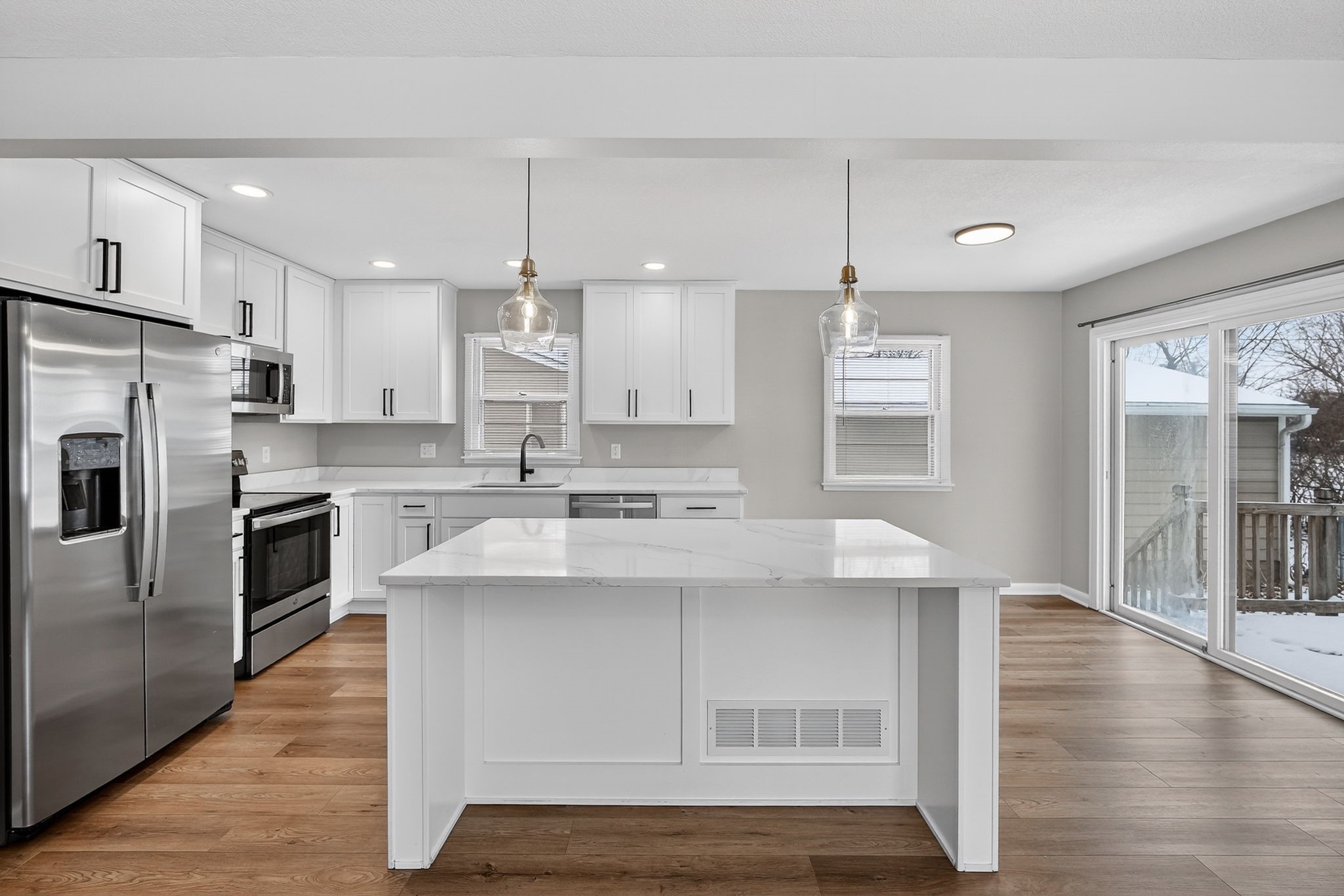 402 SE Peterson Drive