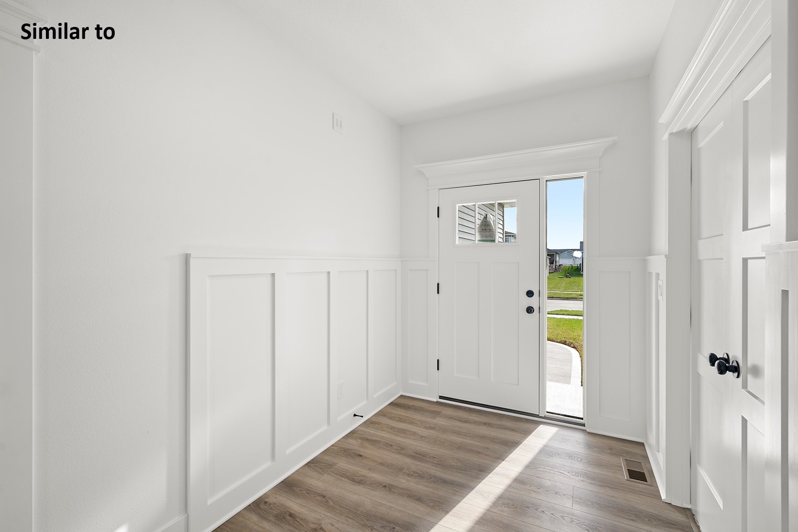 430 NW Ashley Circle, Waukee, Iowa image 2