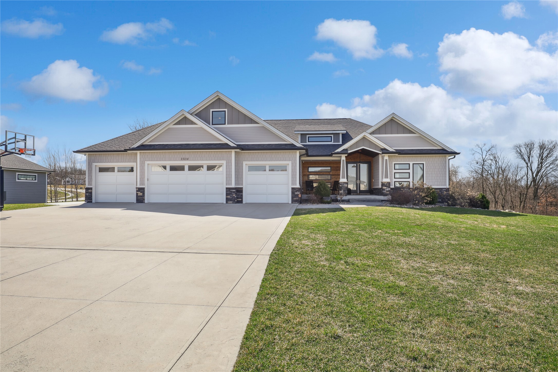 25014 Eagle Vista Drive, Adel, Iowa image 1