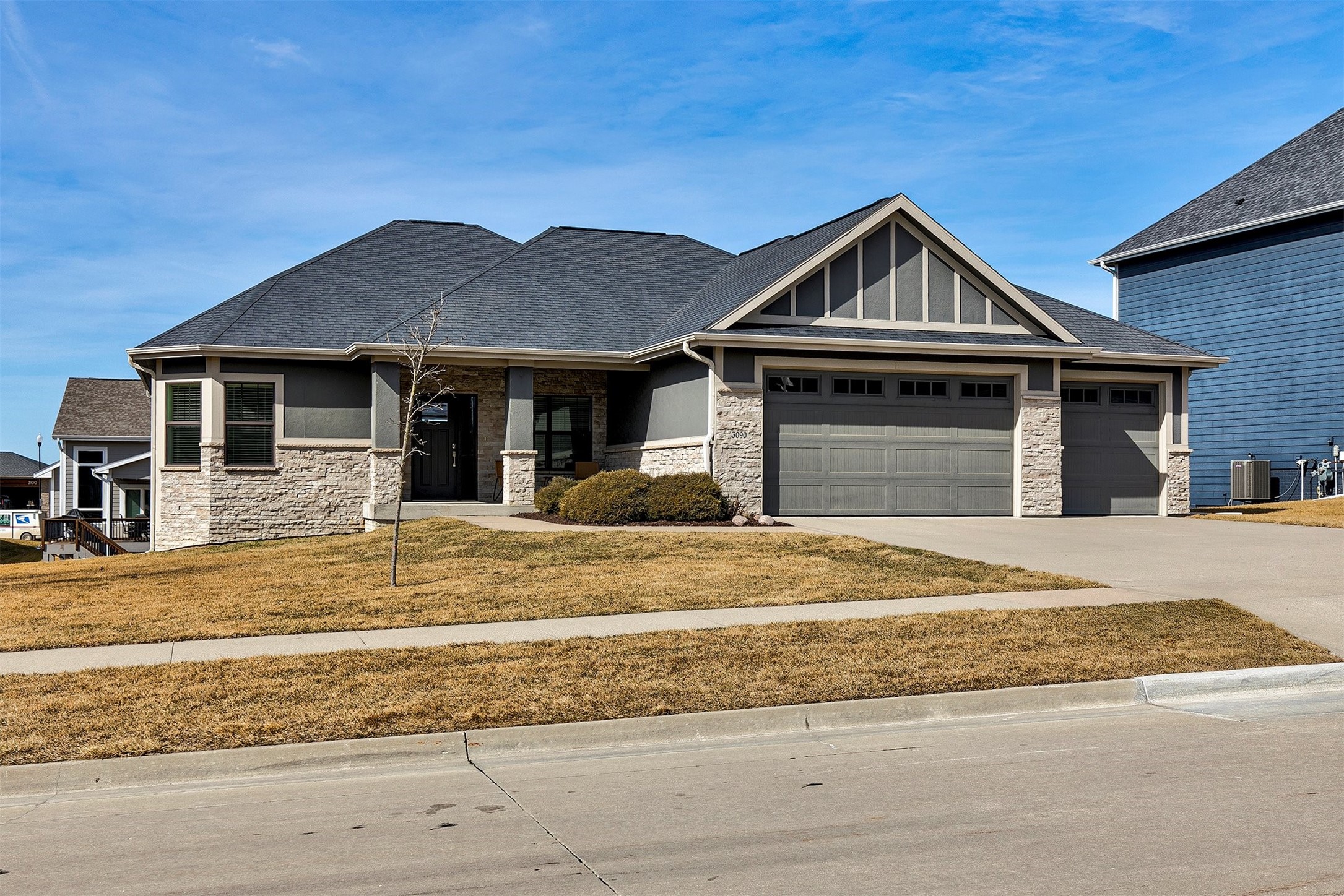 3090 Jackpine Drive, Waukee, Iowa image 2