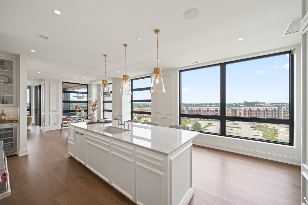 595 60th Street S 403