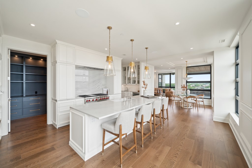 595 60th Street S 403