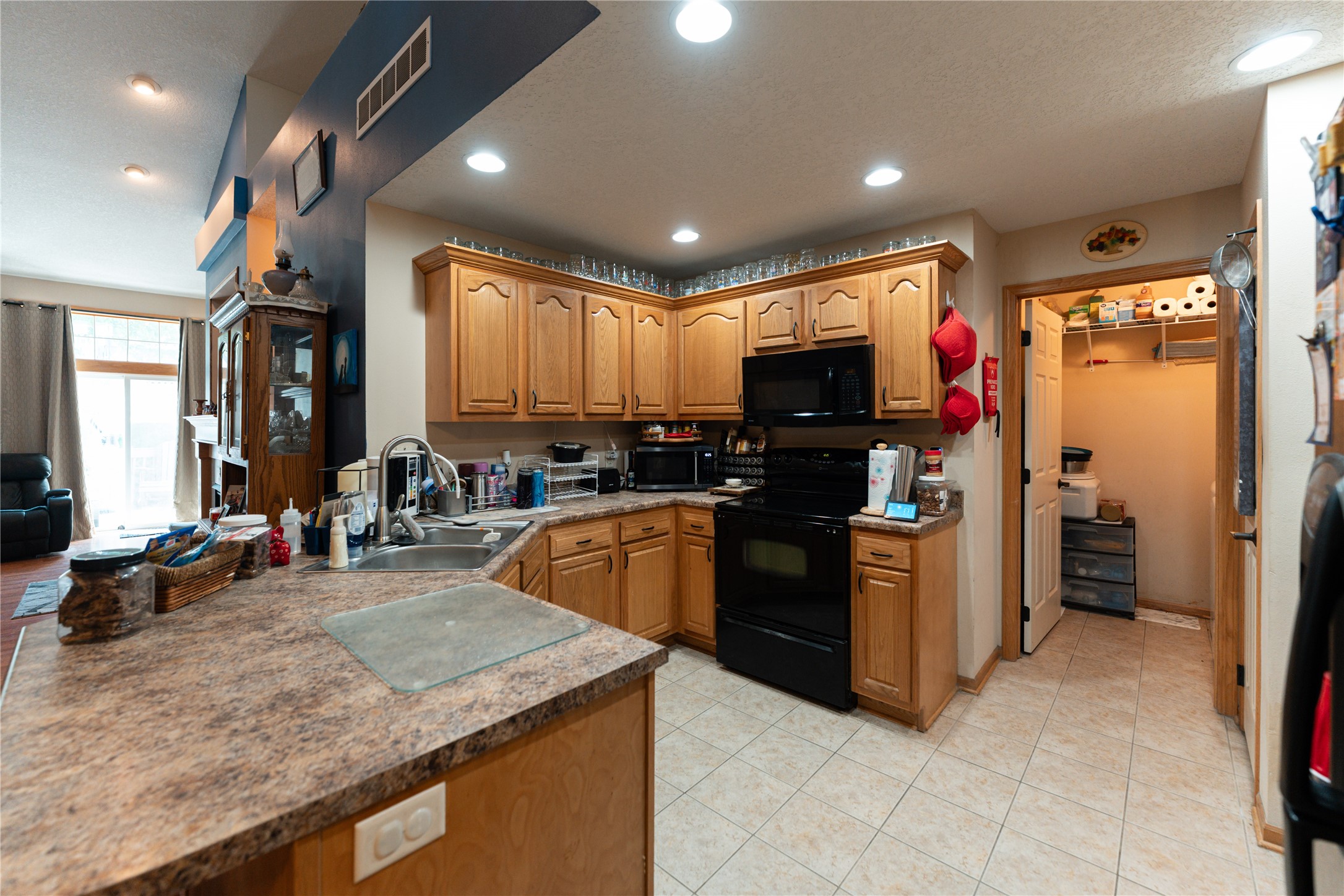 9932 Cheshire Lane, Johnston, Iowa image 17