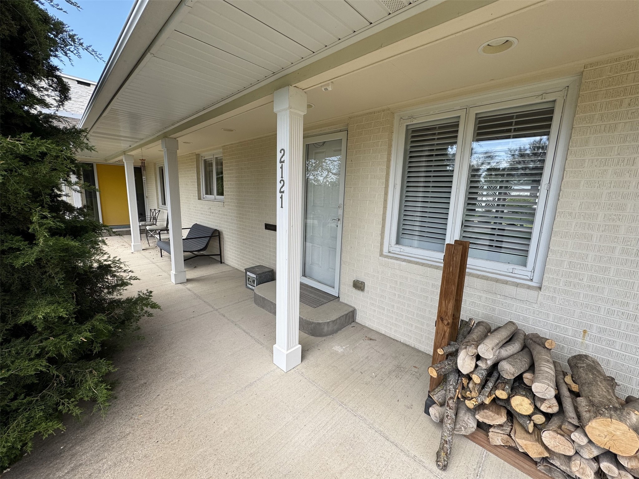 2121 Wakonda Drive, Des Moines, Iowa image 2
